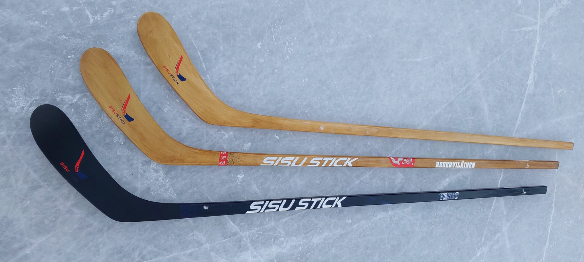 SisuStick mailoja rivissä